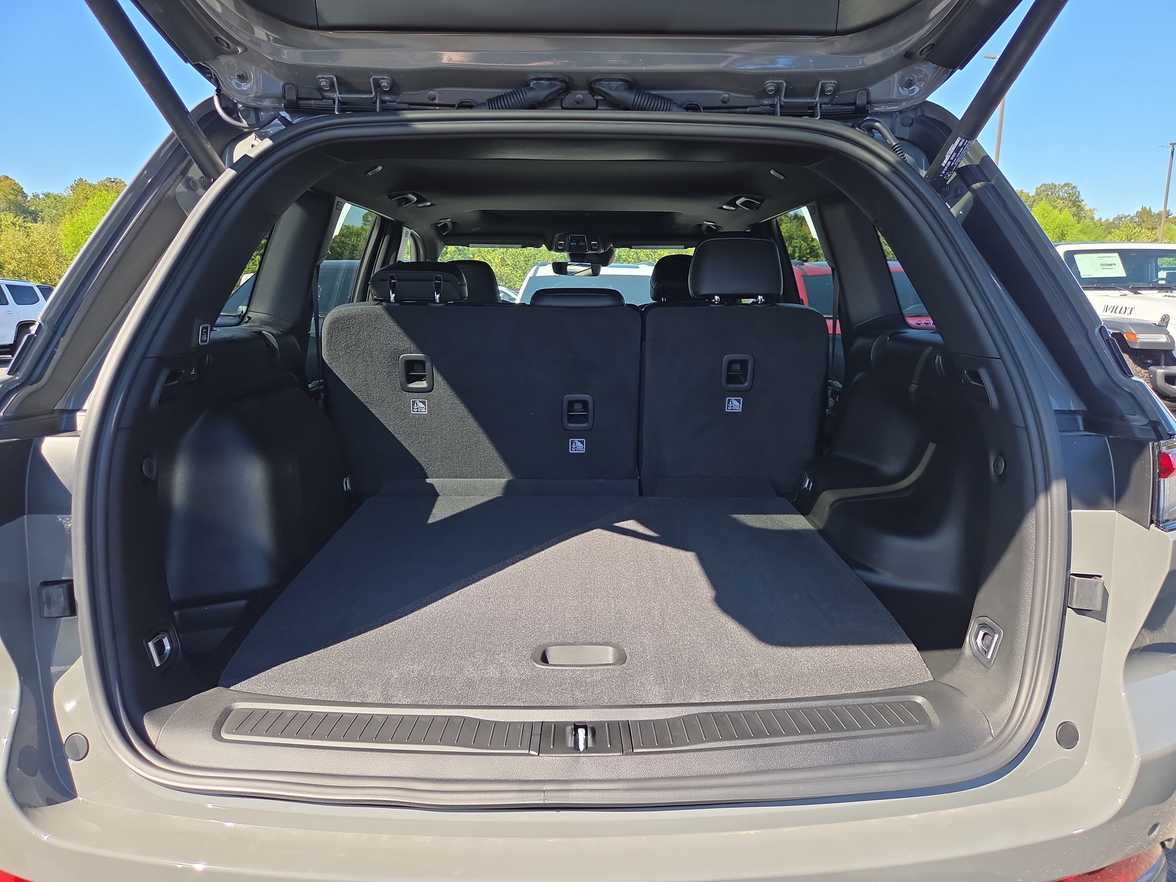 New 2027 Jeep Grand Cherokee 4WD image 8
