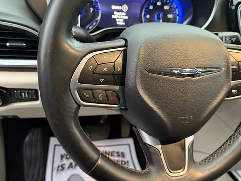 Used 2017 Chrysler Pacifica Touring-L Plus image 38