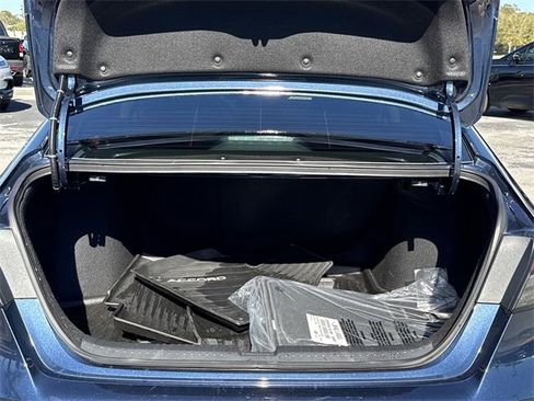 Used 2024 Honda Accord Touring image 17