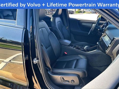 Certified 2025 Volvo XC40 B5 Plus image 9