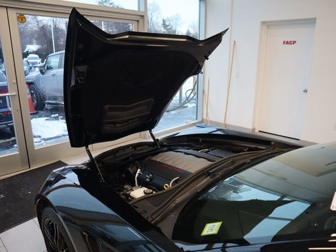 Used 2016 Chevrolet Corvette Stingray w/ Carbon Flash Badge Package image 12
