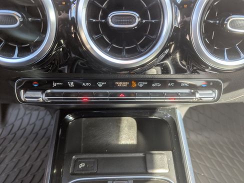 Used 2021 Mercedes-Benz GLA 250 4MATIC image 24