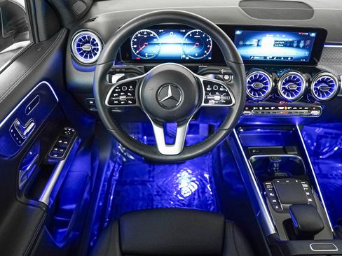 Certified 2022 Mercedes-Benz GLB 250 w/ Premium Package Lite image 15