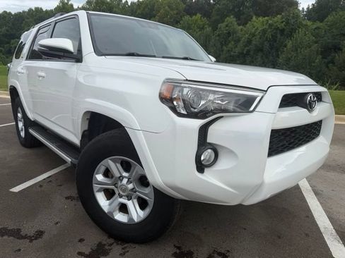 Used 2019 Toyota 4Runner SR5 Premium AWD/4WD image 2