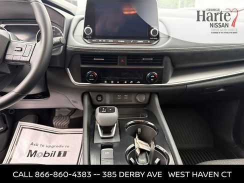 Certified 2025 Nissan Rogue SV AWD/4WD image 14
