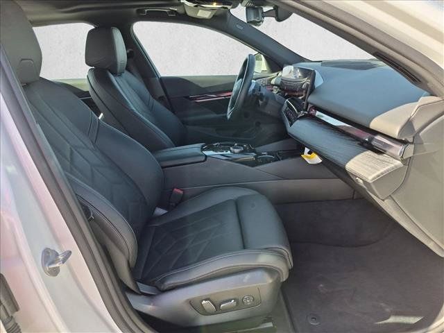 Used 2026 BMW 540i xDrive AWD/4WD image 22