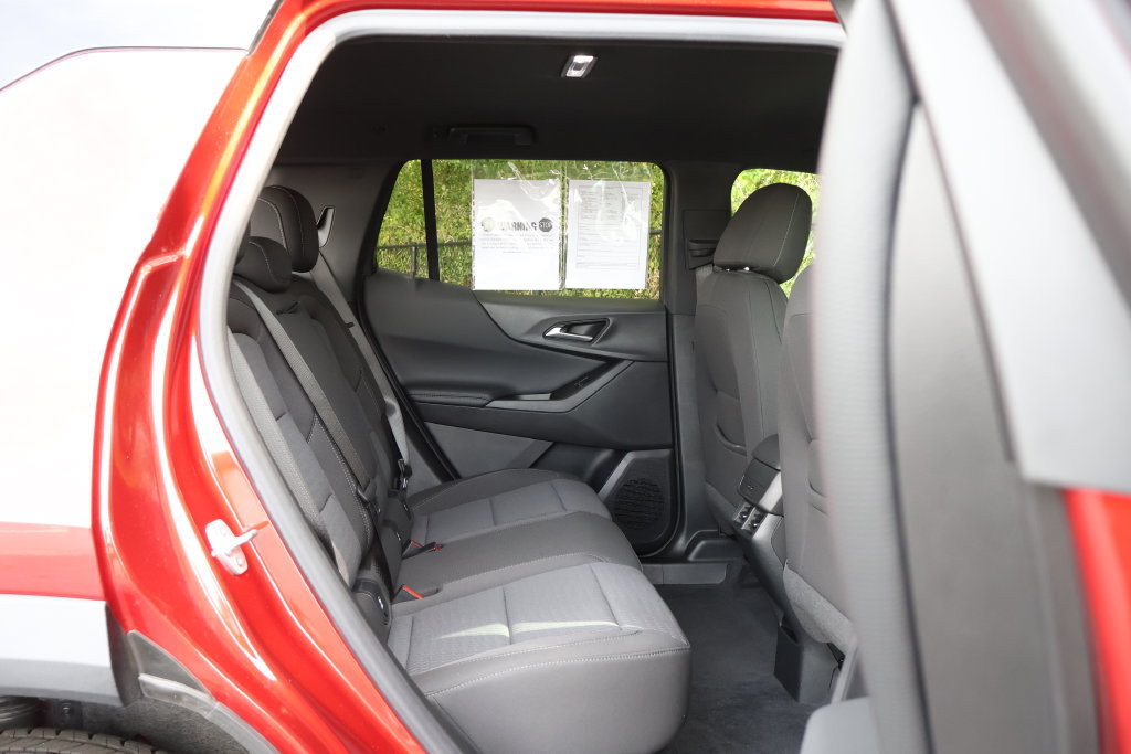 Used 2025 Chevrolet Equinox LT AWD/4WD image 43