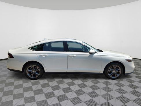 Certified 2023 Honda Accord EX image 6