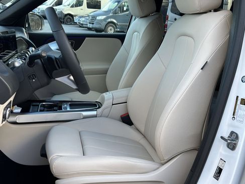 New 2026 Mercedes-Benz GLB 250 4MATIC image 11