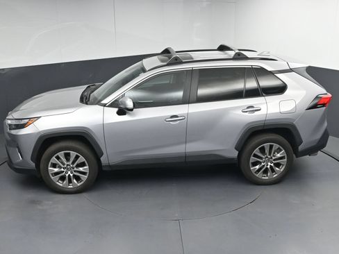 Used 2022 Toyota RAV4 XLE Premium FWD image 38