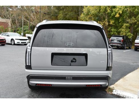 New 2026 Hyundai Ioniq 9 SE image 4