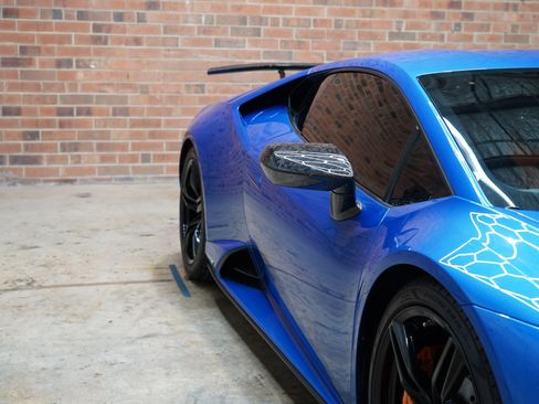 Used 2020 Lamborghini Huracan EVO RWD image 27