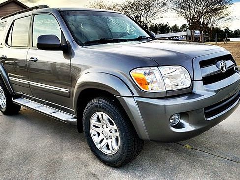 Used 2007 Toyota Sequoia SR5 AWD/4WD image 11