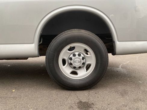 Used 2017 Chevrolet Express 2500 LS image 29