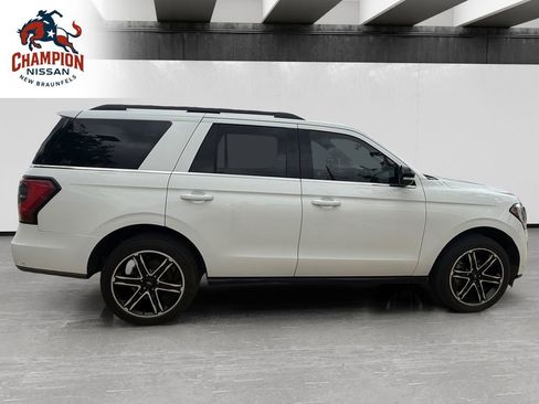 Used 2021 Ford Expedition Limited RWD image 6