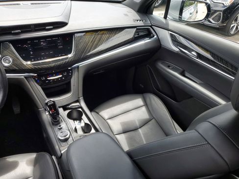 Used 2023 Cadillac XT6 Premium Luxury FWD image 17