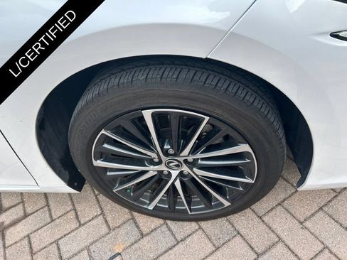 Certified 2024 Lexus ES 300h w/ Premium Package FWD image 10