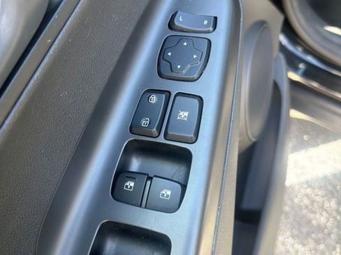 Used 2020 Hyundai Kona SEL AWD/4WD image 11