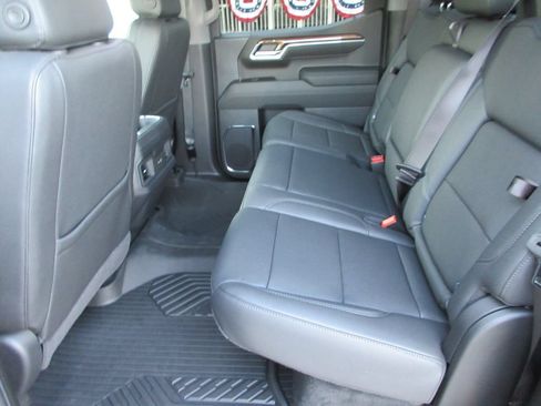 New 2026 Chevrolet Silverado 1500 LT Trail Boss w/ LT Trail Boss Premium Package AWD/4WD image 17