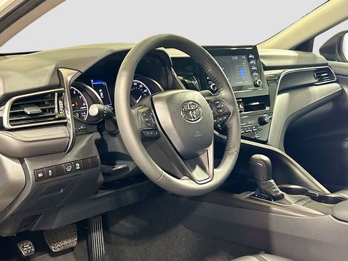 Used 2024 Toyota Camry SE w/ Convenience Package image 7