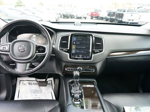 Used 2018 Volvo XC90 T6 Momentum w/ Convenience Package image 17