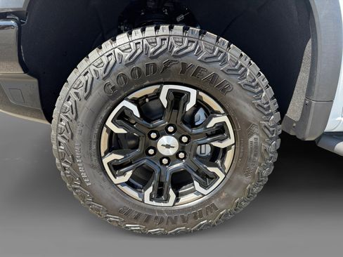 New 2025 Chevrolet Silverado 1500 ZR2 w/ Technology Package image 9