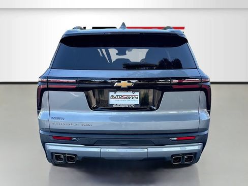 Used 2025 Chevrolet Traverse LT w/ Enhanced Driving Package AWD/4WD image 6
