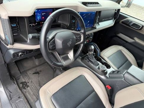 Used 2023 Ford Bronco Wildtrak image 13