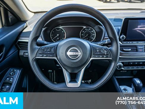 Used 2025 Nissan Altima 2.5 SV image 29