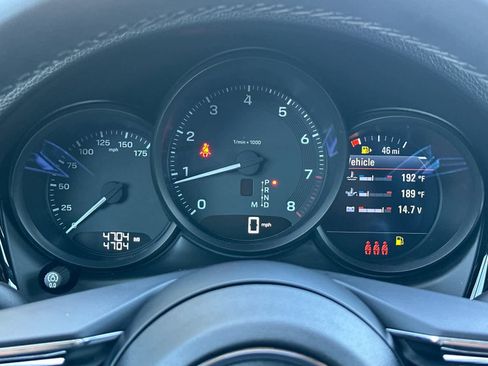 Certified 2025 Porsche Macan AWD/4WD image 28