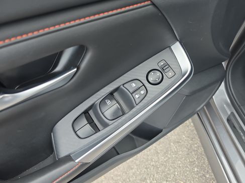 Used 2025 Nissan Sentra SR FWD image 23