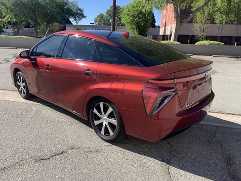 Used 2018 Toyota Mirai image 12