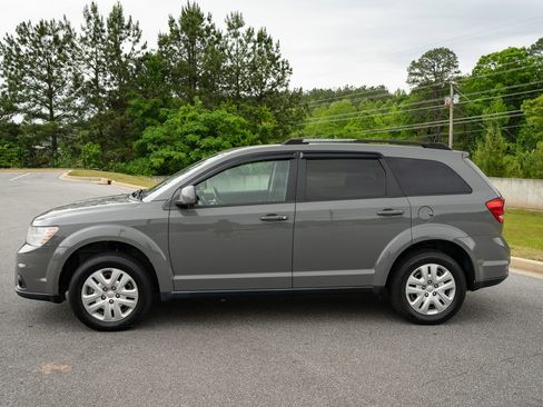 Used 2019 Dodge Journey SE w/ Safe & Sound Group FWD image 5