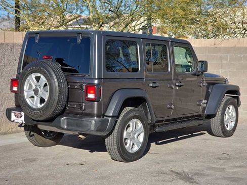 Used 2018 Jeep Wrangler Unlimited Sport S image 9