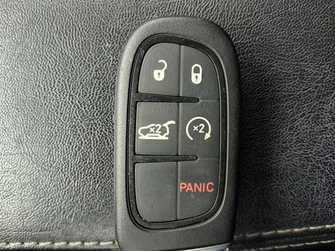 Used 2022 Jeep Cherokee Latitude Lux AWD/4WD image 32