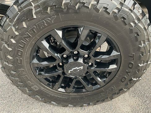 Used 2025 Chevrolet Silverado 2500 LT w/ Trail Boss Package AWD/4WD image 13