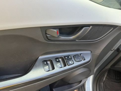 Used 2019 Hyundai Kona SE AWD/4WD image 29
