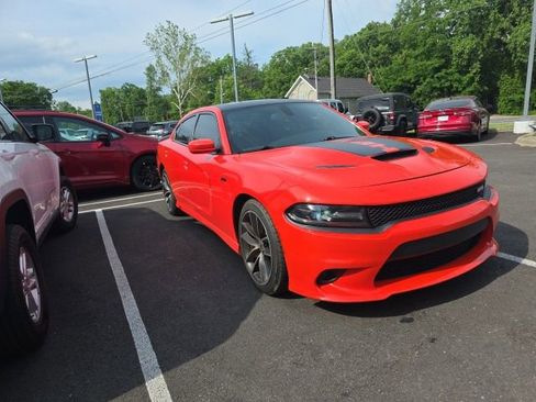 Used 2017 Dodge Charger R/T RWD image 3