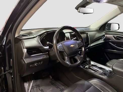 Used 2019 Chevrolet Traverse LT w/ LT Premium Package AWD/4WD image 9