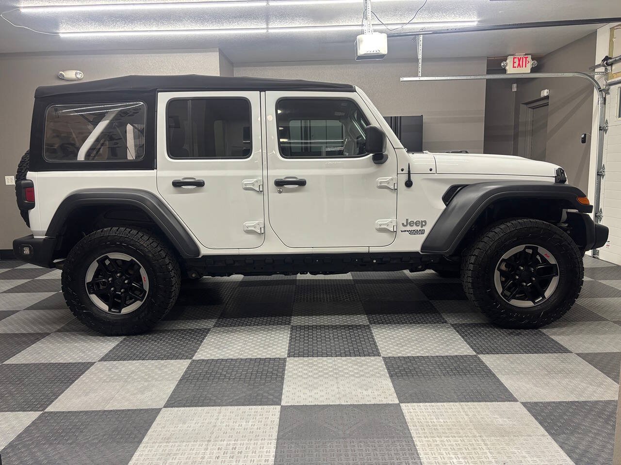 Used 2018 Jeep Wrangler Unlimited Sport S AWD/4WD image 6