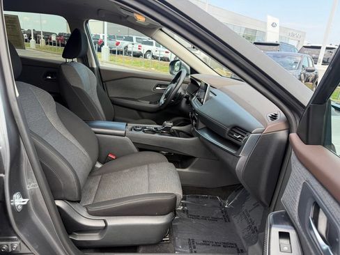 Used 2023 Nissan Rogue SV AWD/4WD image 15