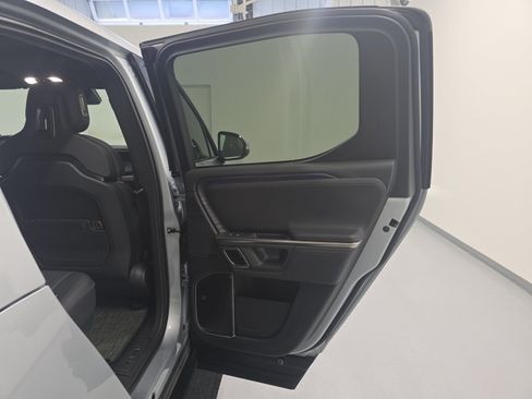 Used 2024 Rivian R1T Adventure AWD/4WD image 19