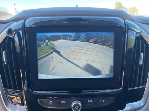 Used 2019 Chevrolet Traverse LT image 23