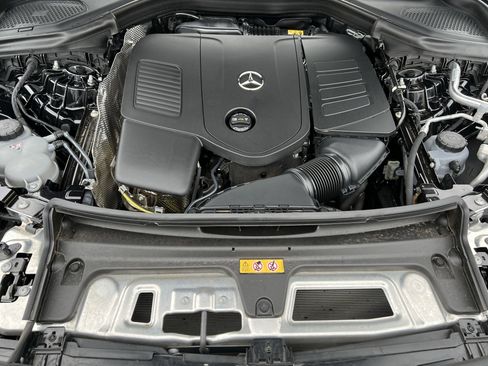 Certified 2025 Mercedes-Benz GLC 300 4MATIC image 36
