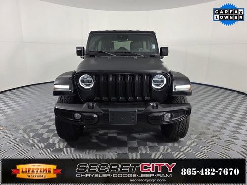 Used 2021 Jeep Wrangler Unlimited Sahara image 2