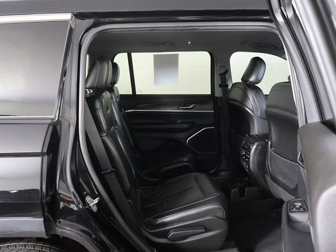 Used 2021 Jeep Grand Cherokee L Limited AWD/4WD image 32