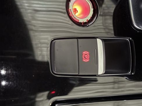 Used 2016 Audi A8 L 4.0T w/ Driver Assistance Package image 40