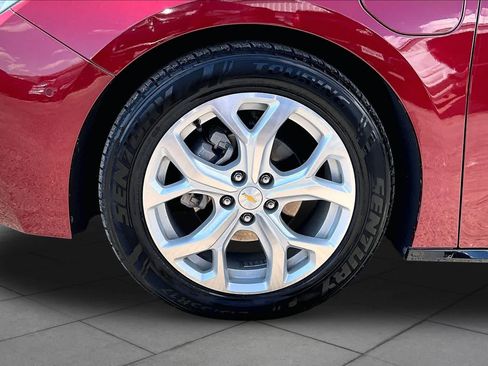 Used 2017 Chevrolet Volt Premier w/ Driver Confidence II Package FWD image 11