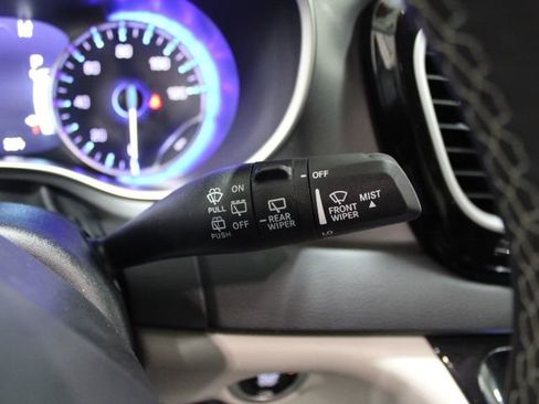 Used 2024 Chrysler Pacifica Touring-L FWD image 38
