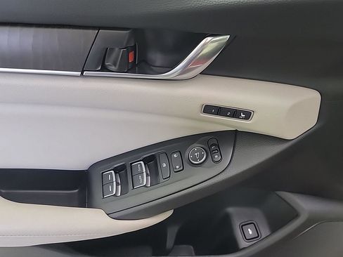 Certified 2021 Honda Accord Touring image 35